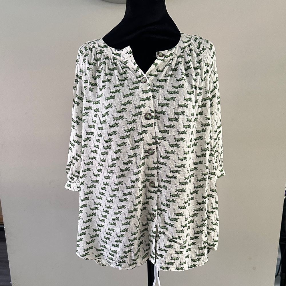 🌳Grasshopper Button-Up Blouse🌳